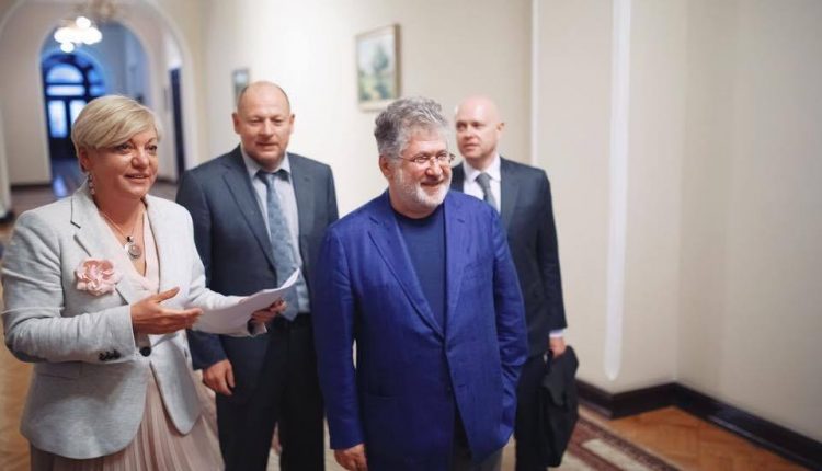 Михаил Подоляк: «Догонялка» по имени Приват»