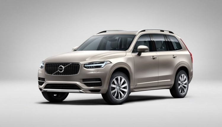 Первый заместитель директора «Украэроруха» купил Volvo за 2,5 млн