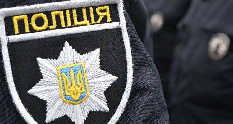 Подполковник и майор полиции отобрали для себя у воров украденные 44 млн