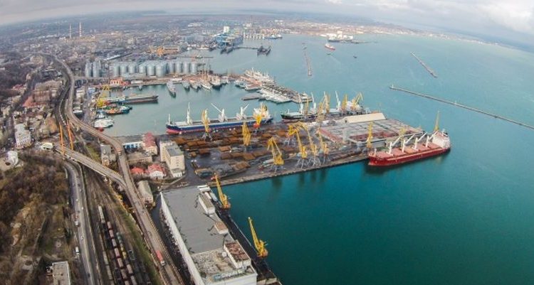 Зарплату директора «АМПУ» поднимут на треть