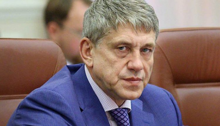 Олигарх оставил министра энергетики Насалика без машины и земли