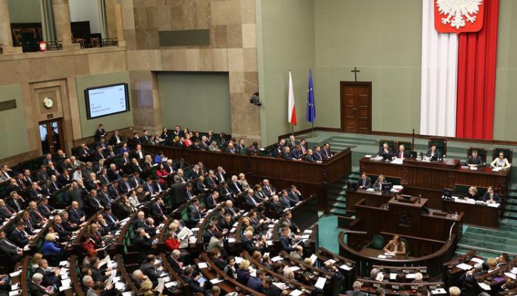 В Польше запретили заниматься бизнесом по воскресеньям