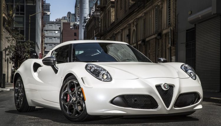 В Киеве замечен редчайший спорткар Alfa Romeo