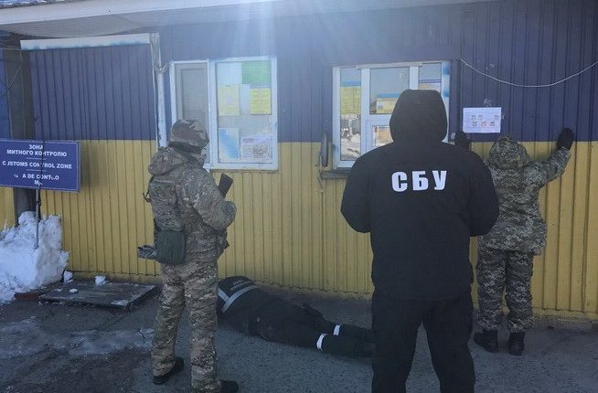 СБУ задержала на границе дуэт взяточников
