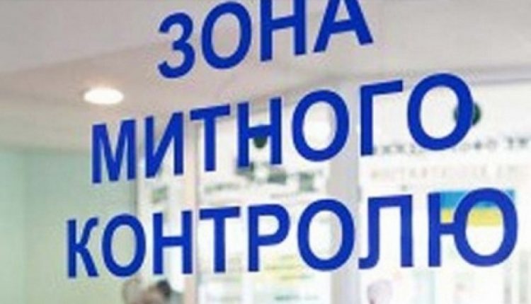 Киевские таможенники брали $750 за оформление каждого контейнера