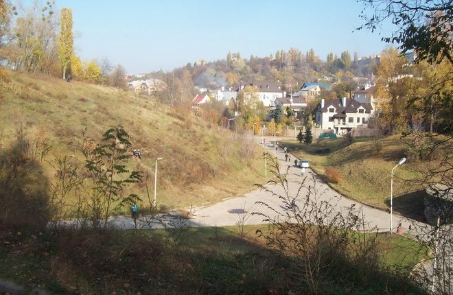 В Киеве незаконно застраивают экологический комплекс Батыевой Горы