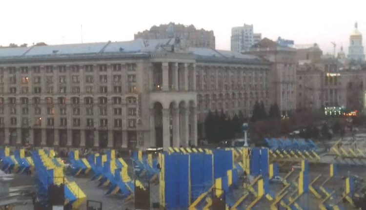 В Киеве к воскресенью «застроили» Майдан