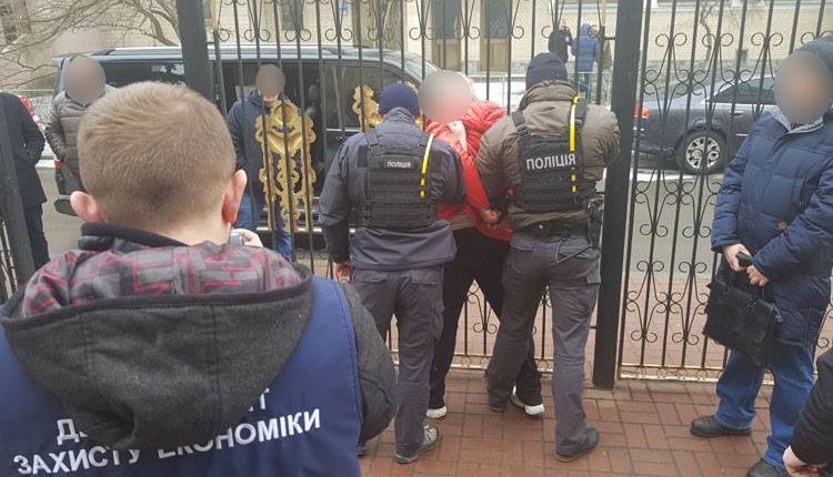 Столичных заcтройщиков задержали за вымогательство $50 тысяч