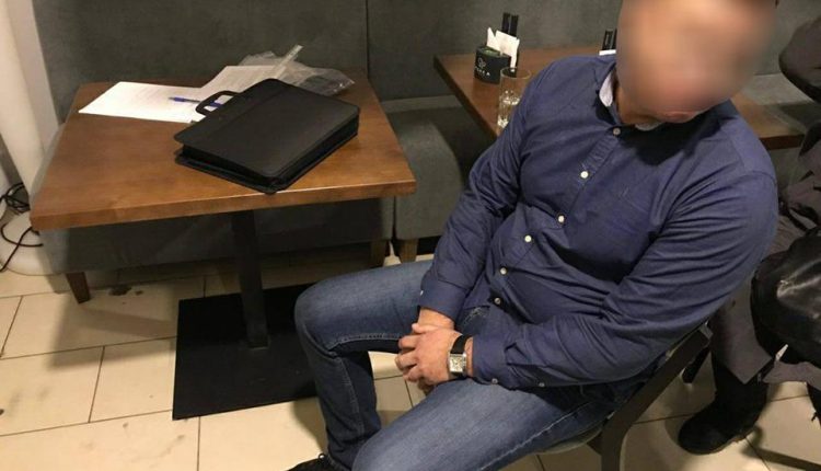 В Киеве директора ГП «Агроспецсервис» задержали при получении взятки