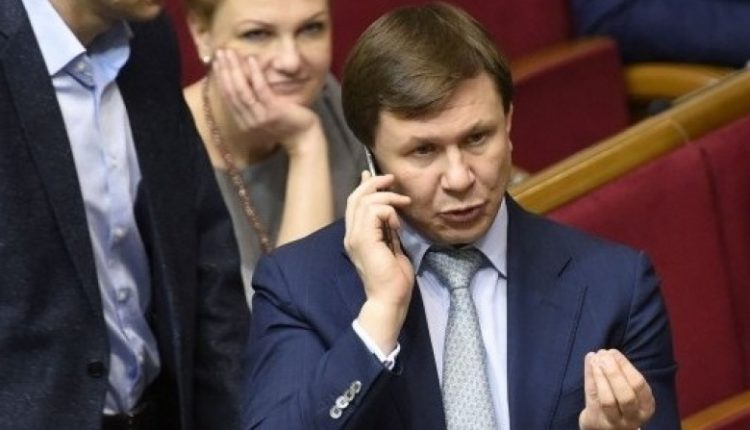 Нардеп Демчак получит контроль над РВС Банком