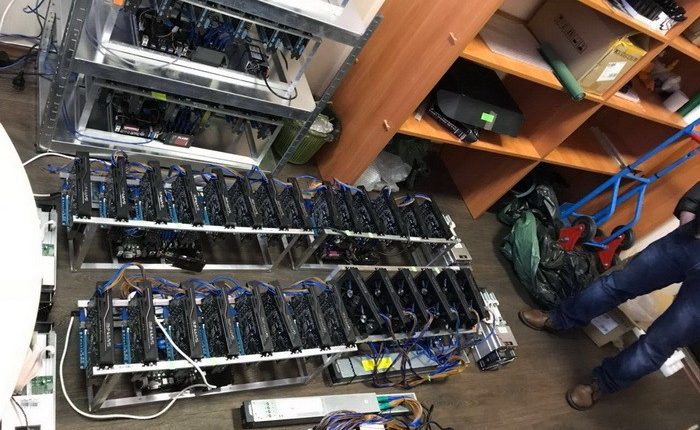 На киевском заводе изъяли 400 ферм для майнинга криптовалюты