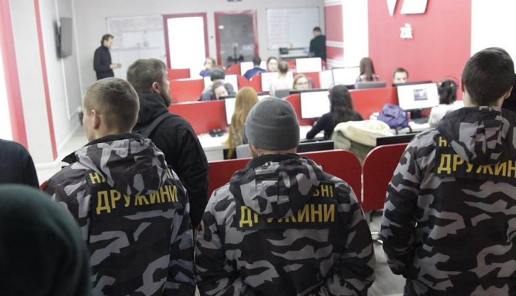 «Национальные Дружины» взяли телеканал ZIK под охрану