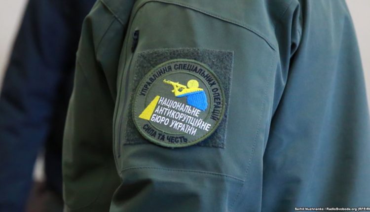 Детективы НАБУ провели обыски на заводе Фирташа