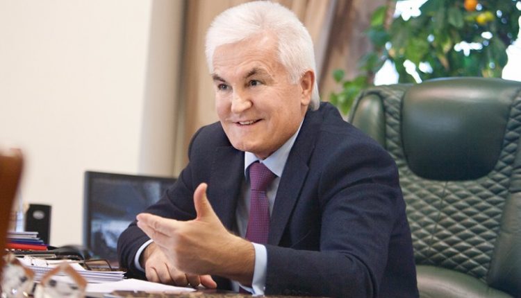 Сирота остался на плаву