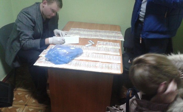 Фискал получил пять лет лишения свободы за взятку в 25 тысяч