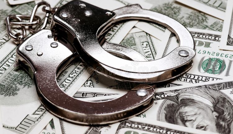 В Киеве задержали фискала за вымогательство $10 тысяч