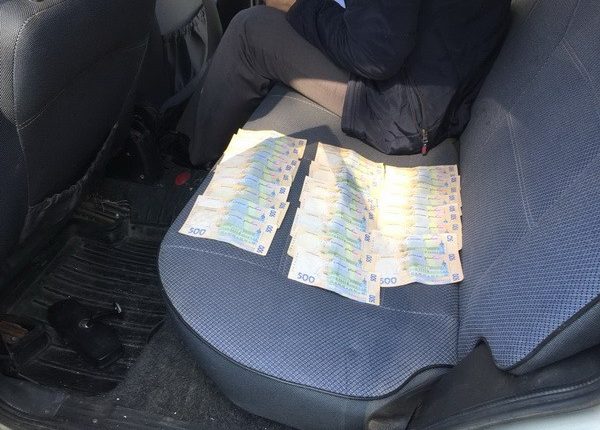 СБУ задержала работника суда, вымогавшего 15 тысяч