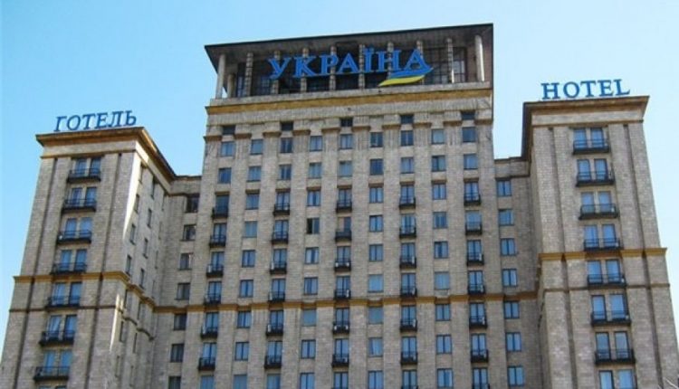 В столичной гостинице «Украина» обокрали дочиста пенсионерку из Швеции