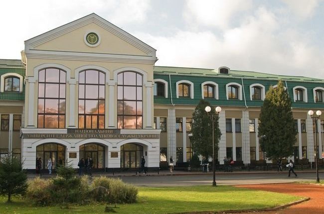 В Ирпене кассир университета фискальной службы присвоила 150 тысяч
