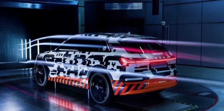 У нового кроссовера Audi E-Tron не будет боковых зеркал