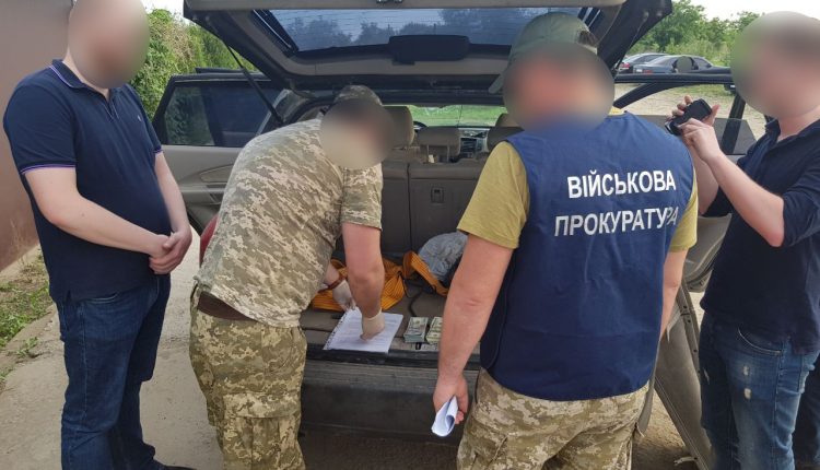 Замначальника управления водных ресурсов задержали за вымогательство $17 тысяч