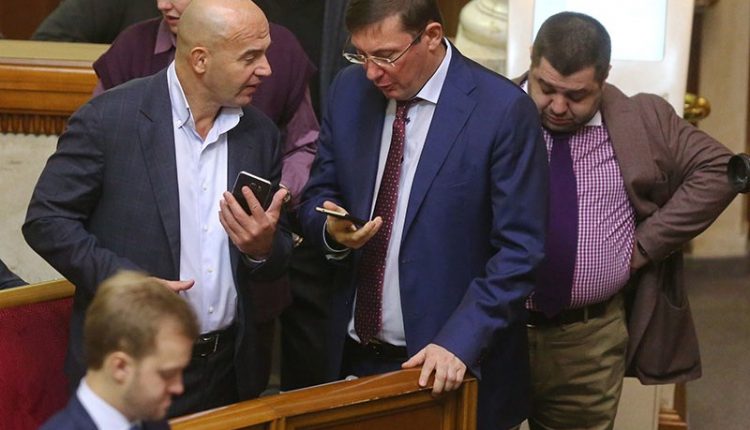 Александр Дубинский: «Порошенко пытается консолидировать контроль над инструментами власти»