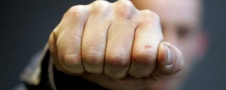 Депутат облсовета избил супружескую пару