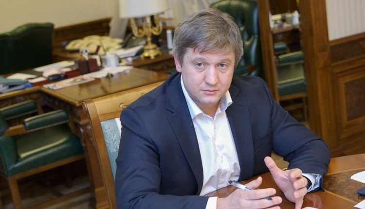 Данилюк заявил, что из него «выбивали» деньги для депутатов