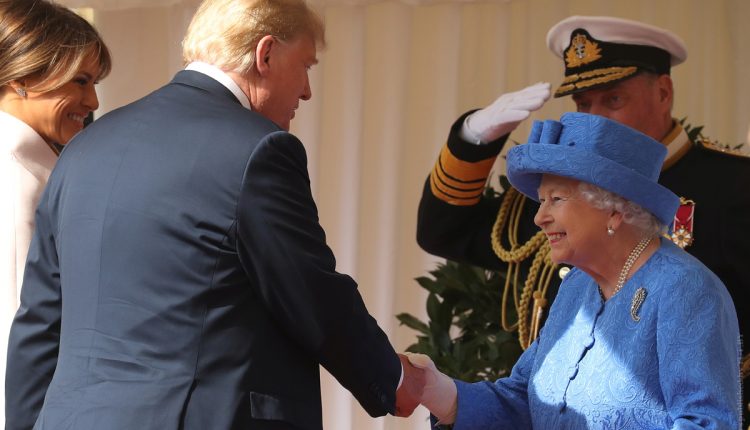 Дональда Трампа очаровала королева Елизавета