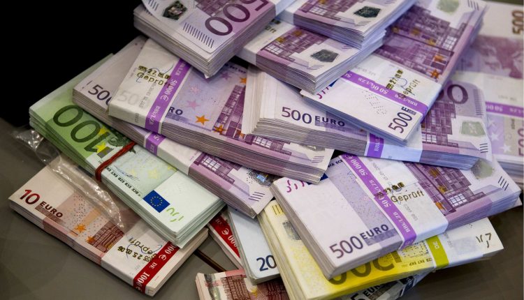 Аптекарь «заработал» 50 млн евро, разбавляя лекарства от рака