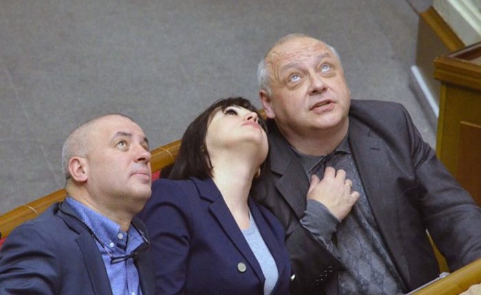Депутатов и министров «притягивает» купол Рады