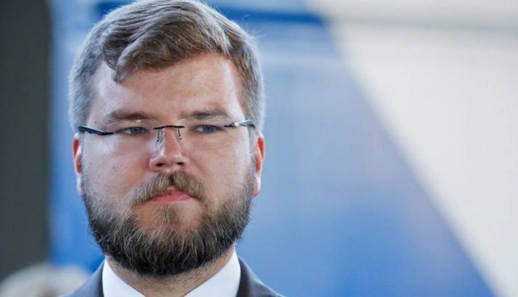 Михаил Подоляк: «Сказочный «железнодорожник» впаривает нам про обновление»