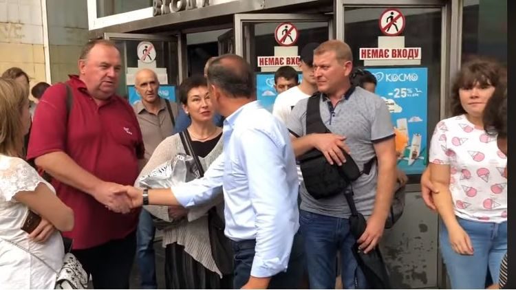 Олег Ляшко проехал в метро с охранником