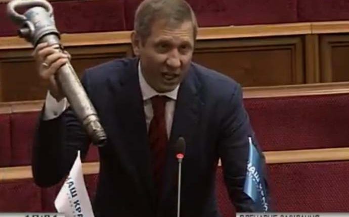 Нардеп Шахов подрался с министром Насаликом из-за долгов по зарплате