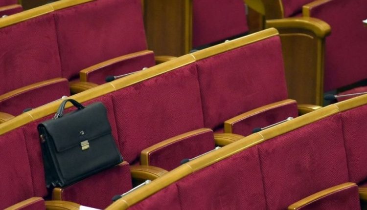 Сергій Лещенко: «Гонитва за «картинкою» перетворила Раду на посміховисько»