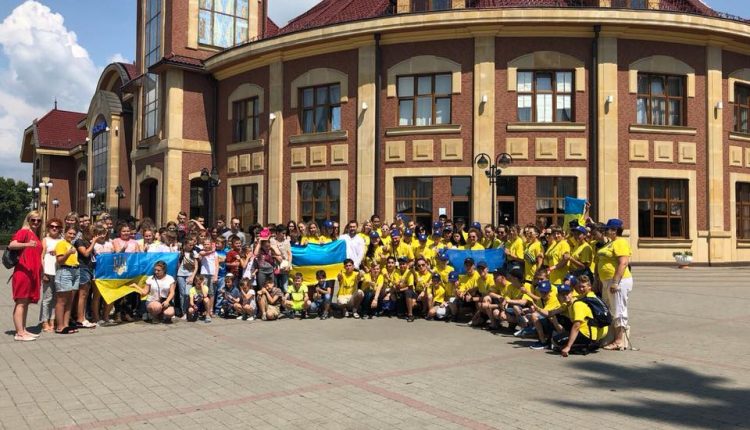 В Украине вспыхнул скандал из-за отправки на отдых в Европу мажоров вместо сирот