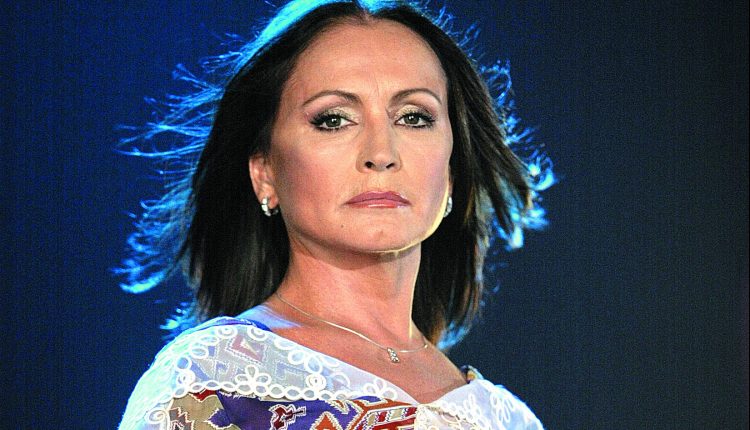 Стала известна причина госпитализации Ротару