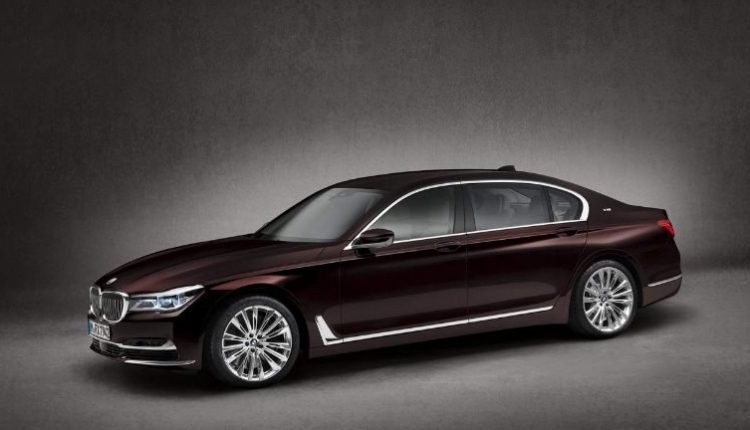 На BMW местного застройщика стоимостью в 4 миллиона разъезжает мэр