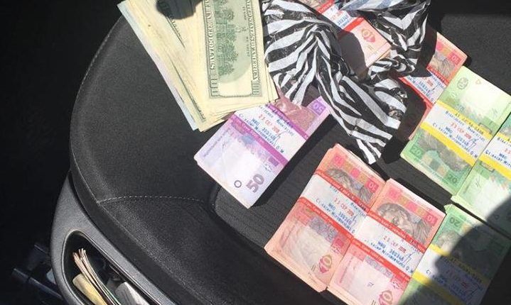 Прокурора задержали за вымогательство $5 тысяч у предпринимателя