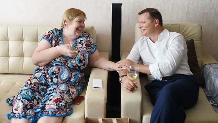 Мать Олега Ляшко купила участок земли под Киевом