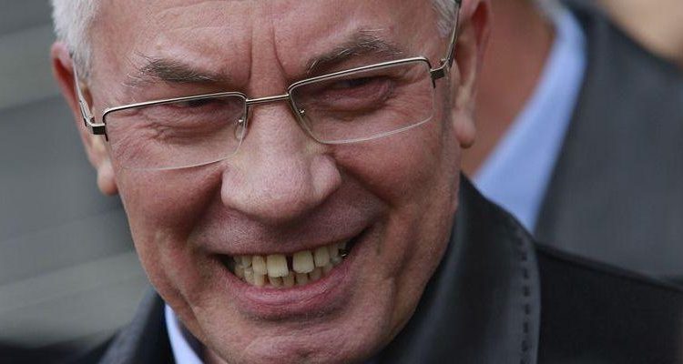 Николай Азаров с сыном получили 140 млн за назначение Андрея Клюева