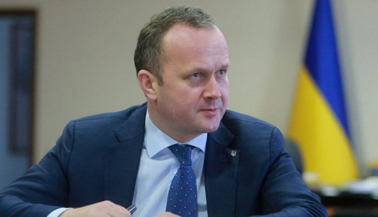 Стала известна зарплата министра экологии Остапа Семерака