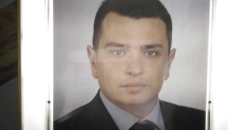 В столичном метро неизвестные рекламируют Сытника