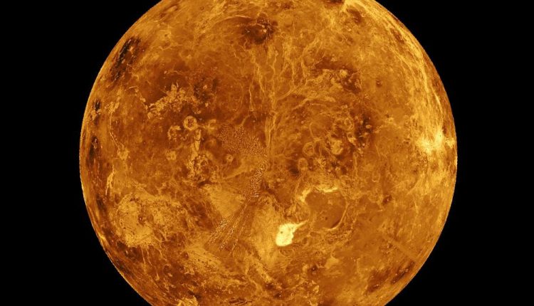 NASA планирует отправить людей на Венеру