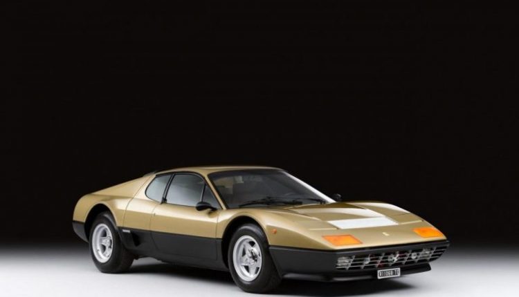 Уникальный золотой Ferrari продадут на аукционе
