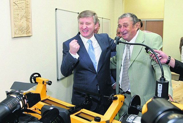 Путин выстрелил мимо Ахметова