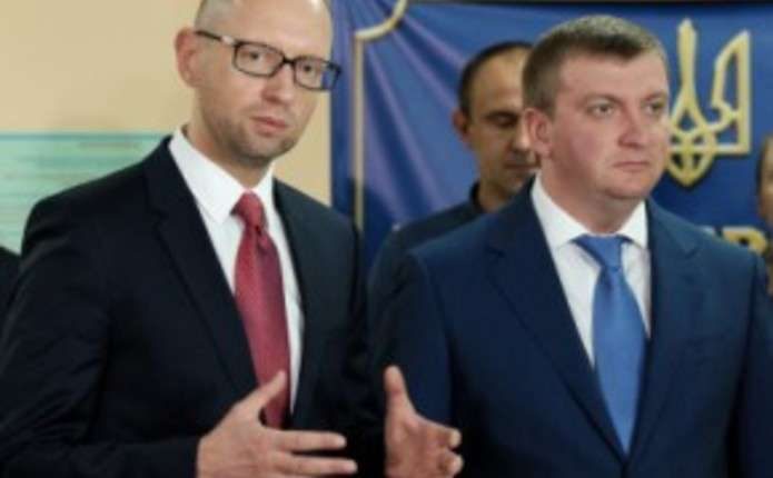НАБУ открыло дело о возможных злоупотреблениях властью Яценюком и Петренко