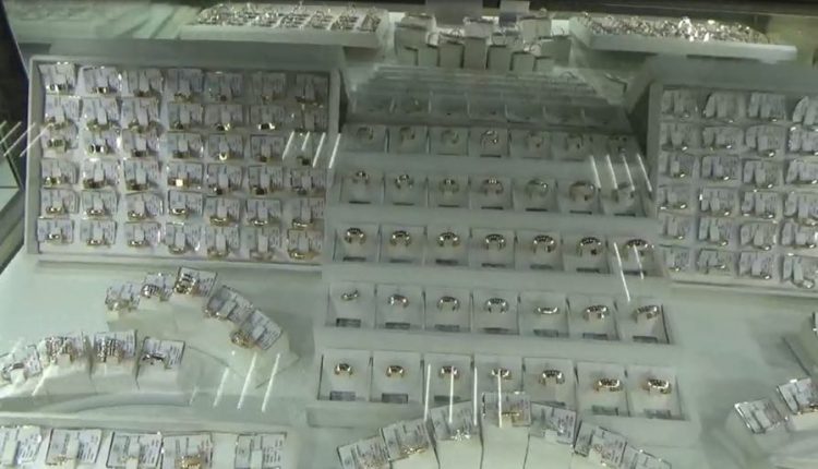 В Киеве разоблачили схему масштабной контрабанды ювелирных изделий