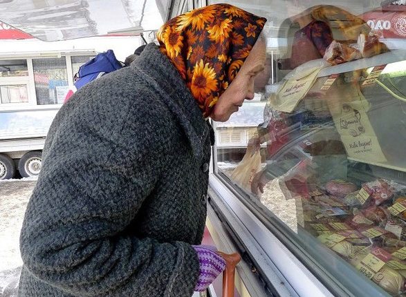 За чертой бедности живет треть украинцев