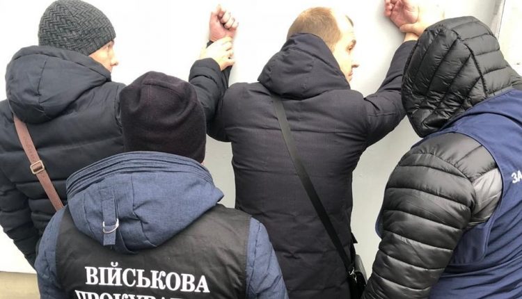 «Нищенствующий» заместитель мэра погорел на взятке в 28 тысяч